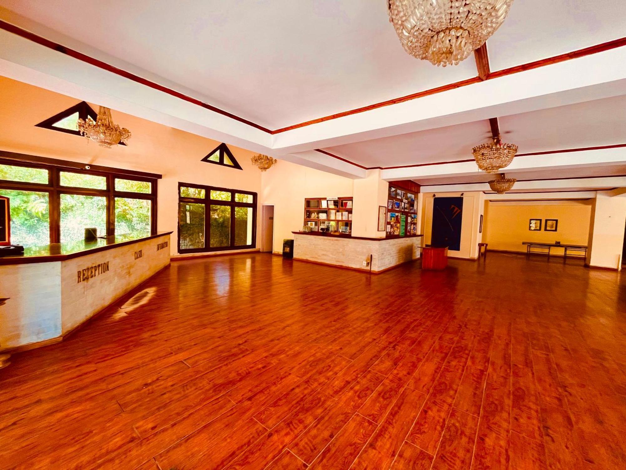 Ramayan Resort, In City Centre Manali By Ramanand Sagar Exteriör bild