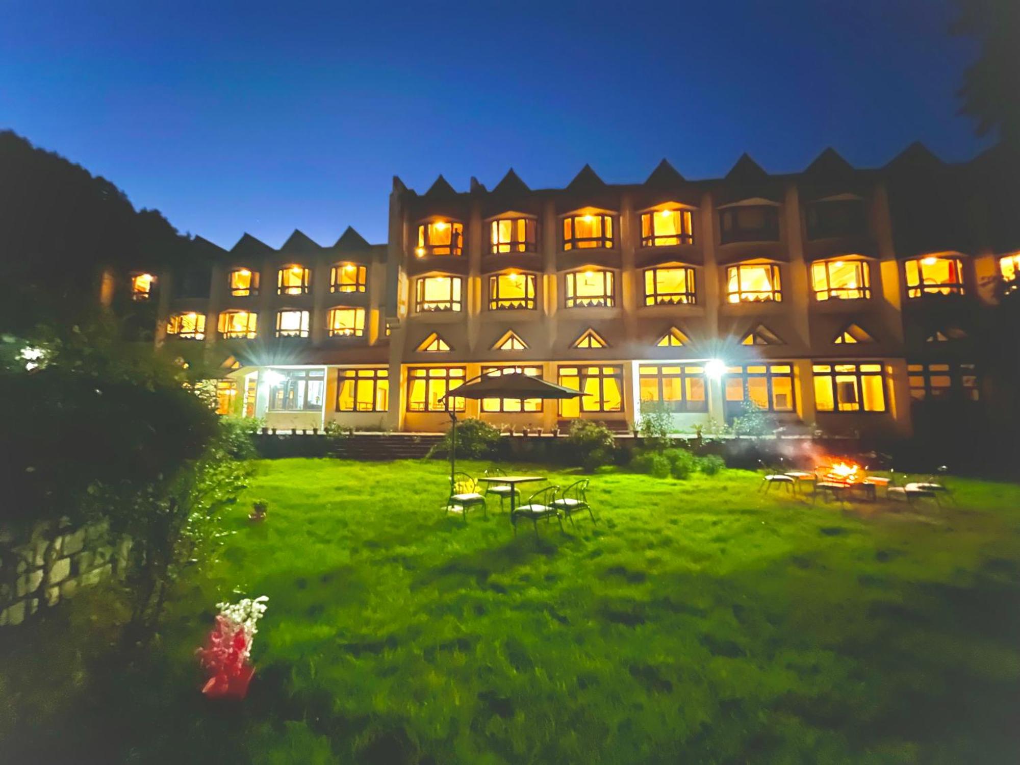 Ramayan Resort, In City Centre Manali By Ramanand Sagar Exteriör bild